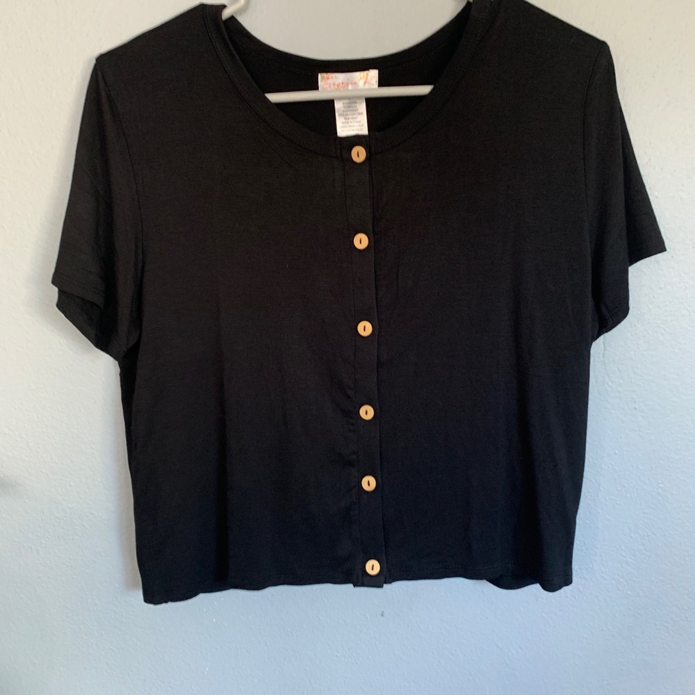 black tee shirt